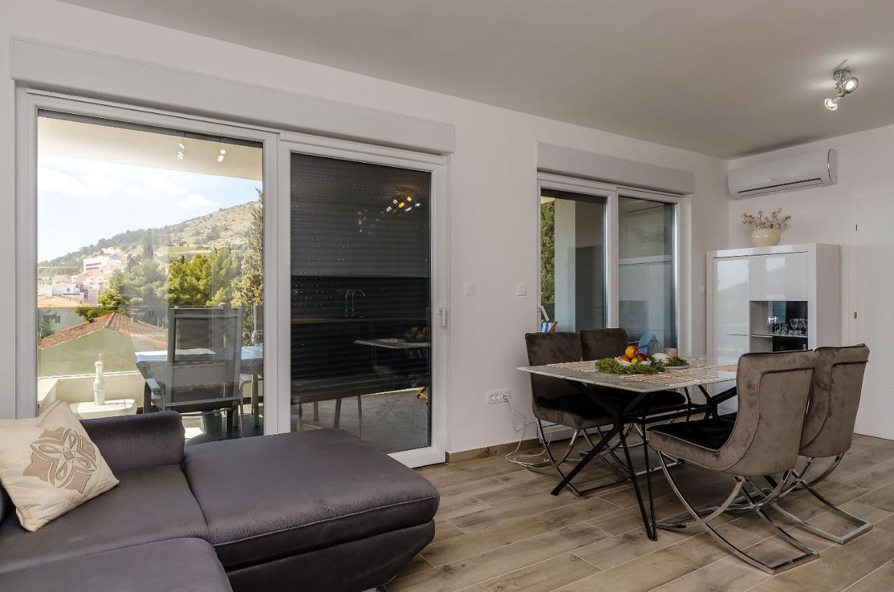 Apartment Rozalia Трогир Екстериор снимка