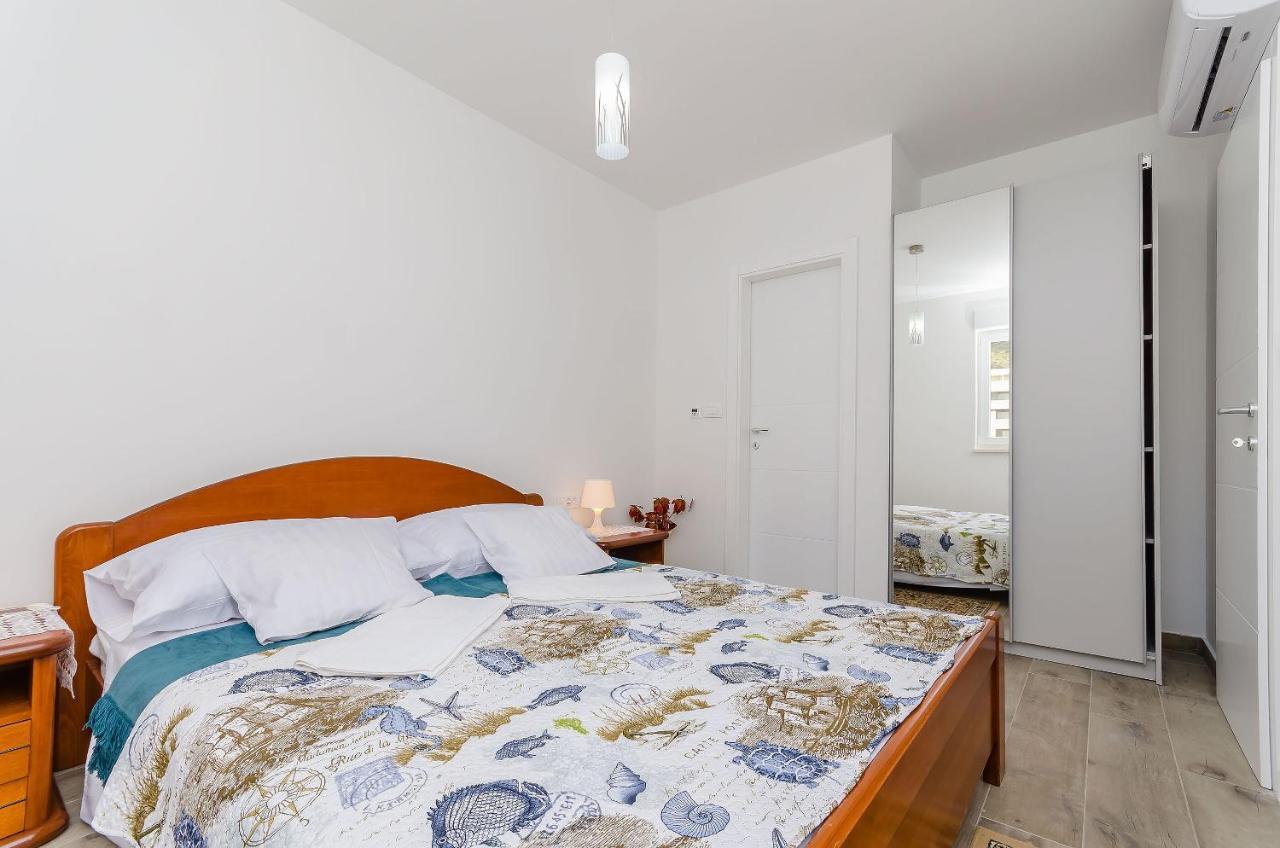 Apartment Rozalia Трогир Екстериор снимка
