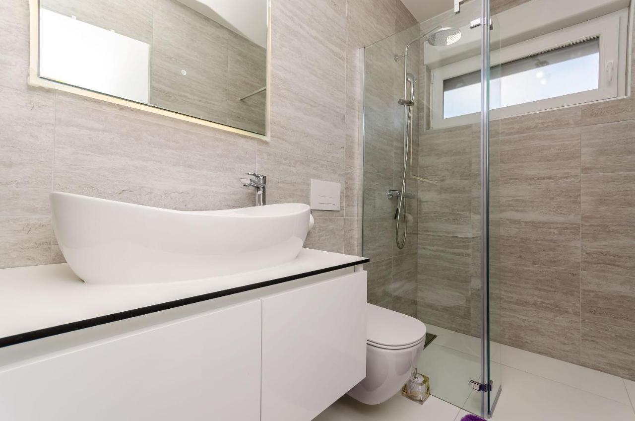 Apartment Rozalia Трогир Екстериор снимка